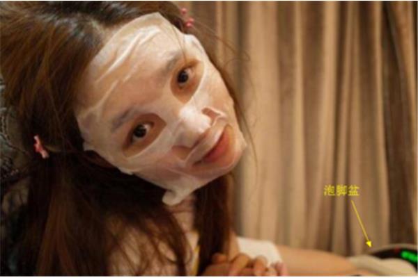 可以一边敷面膜一边泡脚吗